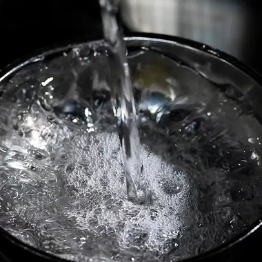 茅公坊大讲堂：涨知识了，冬季喝酱香酒有什么讲究，要怎么样喝