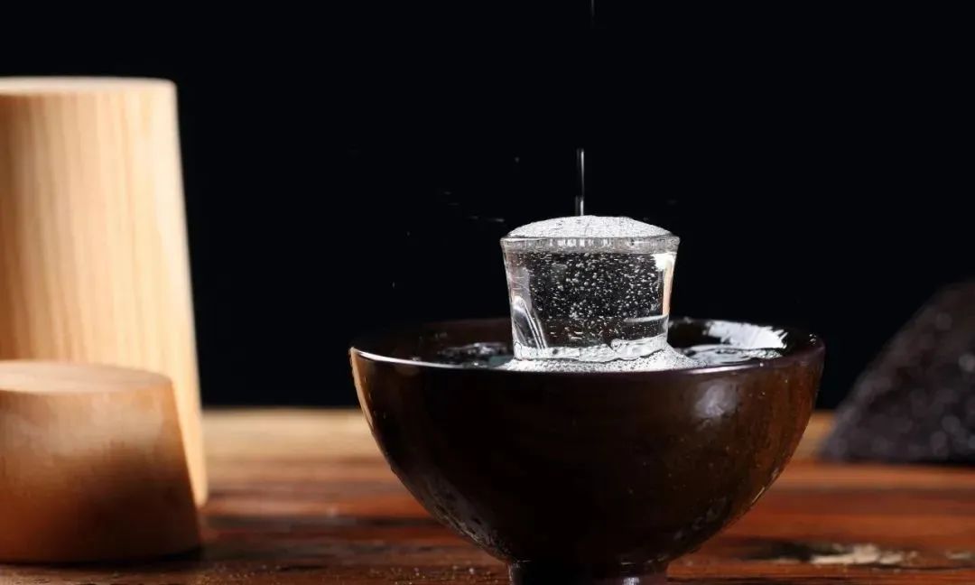 茅公坊大讲堂：为什么说酱香白酒是健康酒？