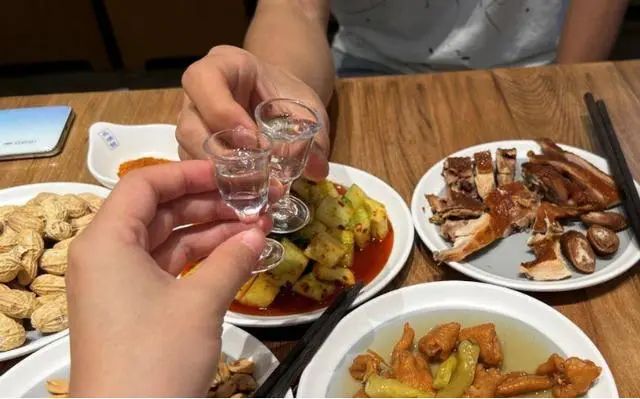 茅公坊大讲堂：生活中的五杯酒。