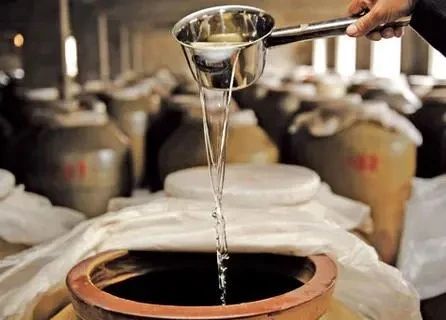 茅公坊大讲堂：为什么酱香型白酒比其他香型卖的贵？